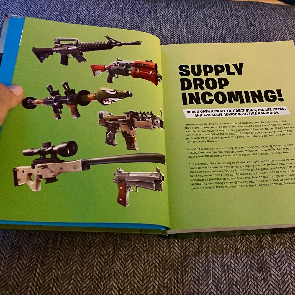 Book: Official FORTNITE Supply Drop Collectors’ Edition, Hardcover Playbook - Picture 6 of 9